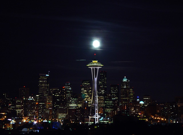 night skyline of seattle washington